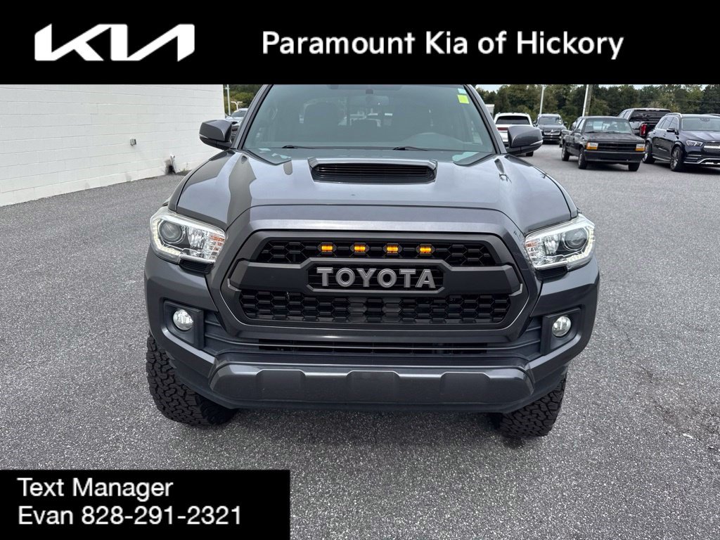 Used 2016 Toyota Tacoma TRD Sport w/ Towing Package AWD/4WD image 2