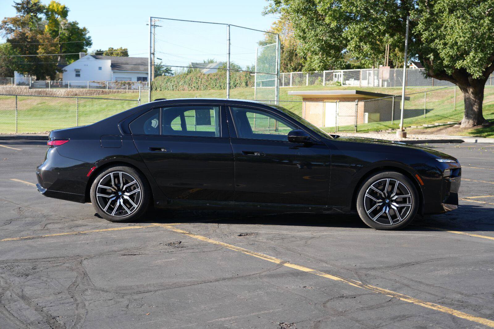 Used 2025 BMW 760i xDrive w/ Executive Package AWD/4WD image 6