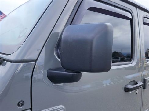 Used 2022 Jeep Gladiator Rubicon w/ Cold Weather Group image 14