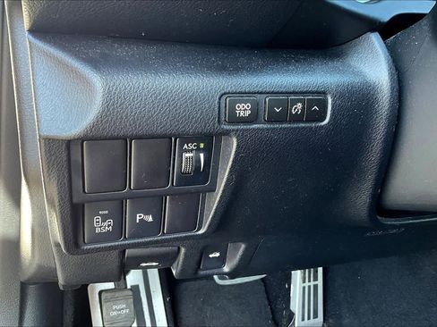 Used 2017 Lexus RC 200t image 34