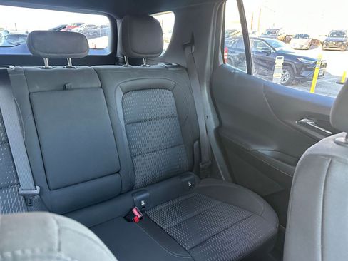 Used 2025 Chevrolet Equinox LT image 36