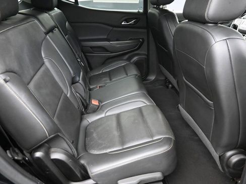 Used 2023 GMC Acadia SLT image 9