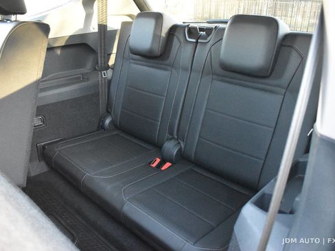 Used 2019 Volkswagen Tiguan SEL w/ 3rd Row Seat Package image 16