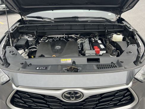 Used 2022 Toyota Highlander XLE image 52