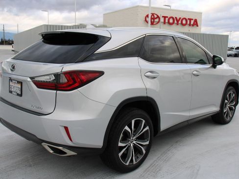 Used 2018 Lexus RX 350 FWD w/ Premium Package image 3