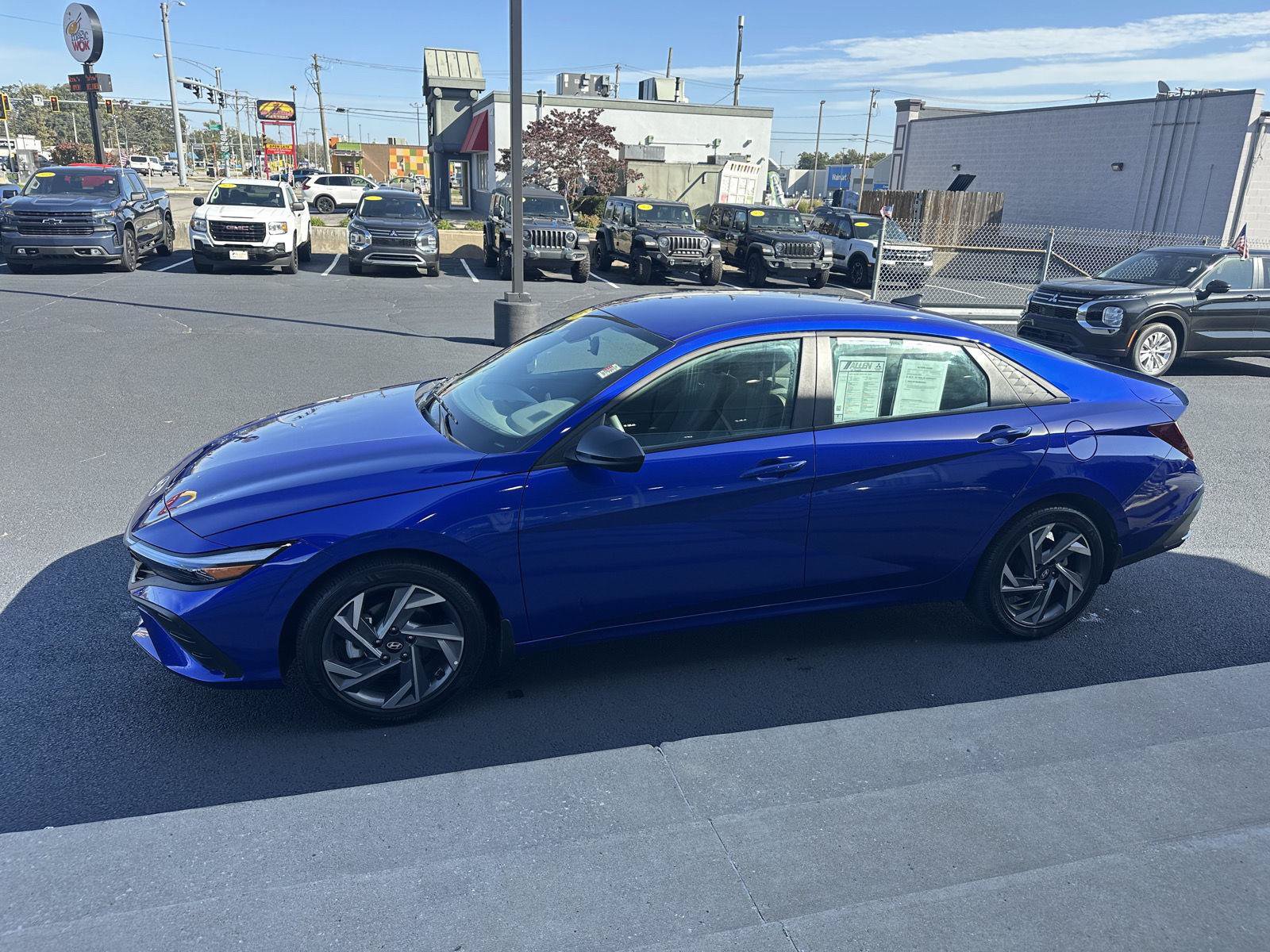 Used 2025 Hyundai Elantra Sport FWD image 8