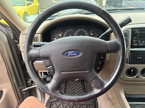 Used 2004 Ford Explorer Sport XLT image 15