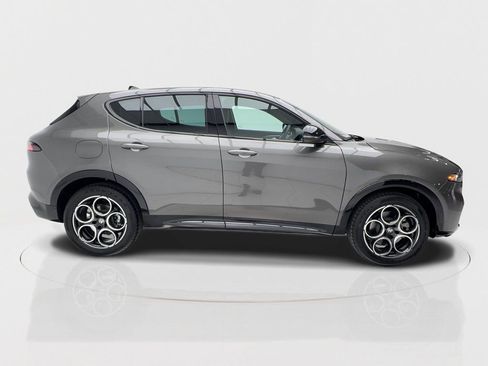 New 2025 Alfa Romeo Tonale w/ Premium Package image 7