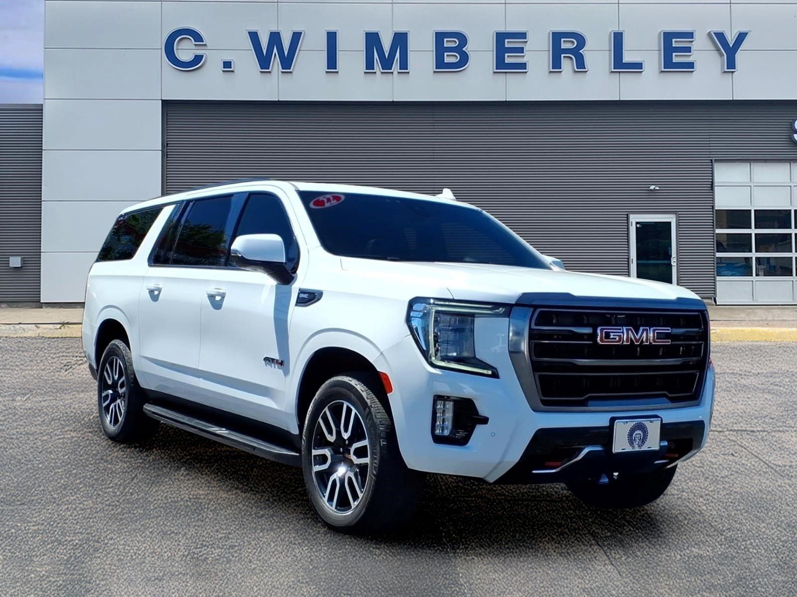Used 2022 GMC Yukon XL AT4 AWD/4WD image 1