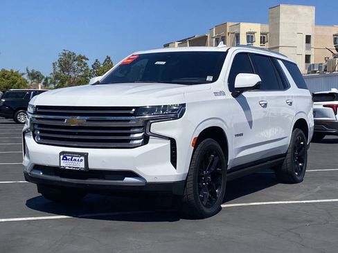 Used 2021 Chevrolet Tahoe High Country w/ Premium Package image 2