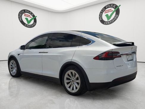 Used 2018 Tesla Model X 100D AWD/4WD image 3