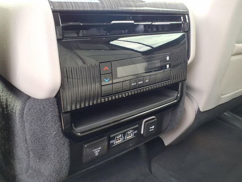 Used 2022 Jeep Wagoneer Series II w/ Premium Group I image 25