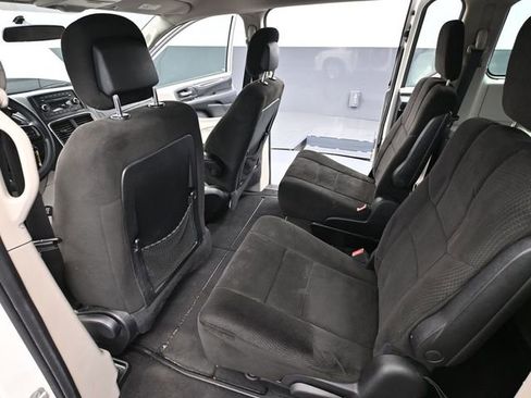 Used 2012 Dodge Grand Caravan American Value Package image 28