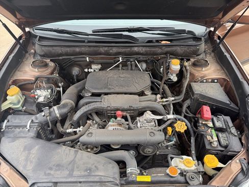 Used 2011 Subaru Outback 2.5i Limited image 23