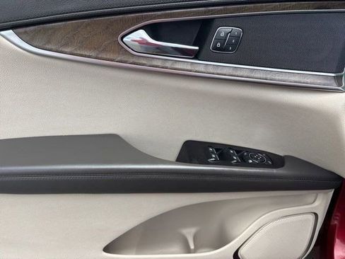 Used 2019 Lincoln Nautilus Select AWD/4WD image 12