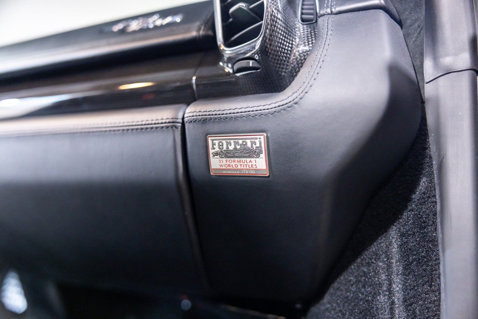 Used 2011 Ferrari 458 Italia Coupe RWD image 37
