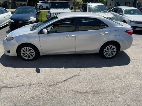 Used 2017 Toyota Corolla LE FWD image 6