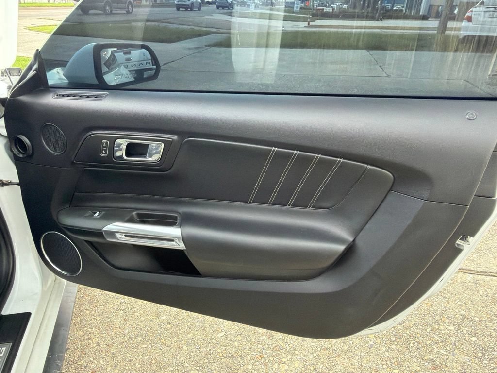 Used 2016 Ford Mustang GT Premium w/ Equipment Group 401A RWD image 15