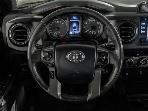 Used 2016 Toyota Tacoma TRD Off-Road w/ Towing Package AWD/4WD image 17