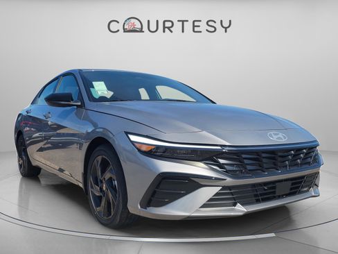 New 2026 Hyundai Elantra SEL Sport image 4