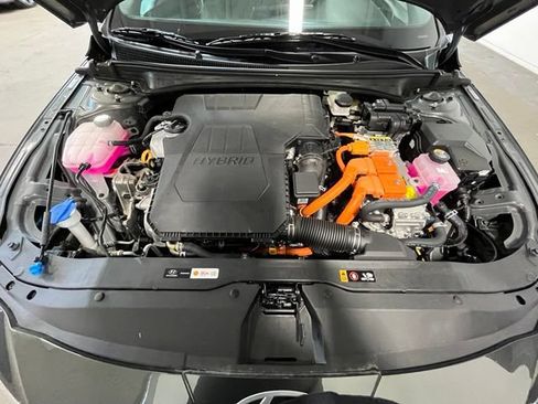 Used 2025 Hyundai Elantra Limited FWD image 27