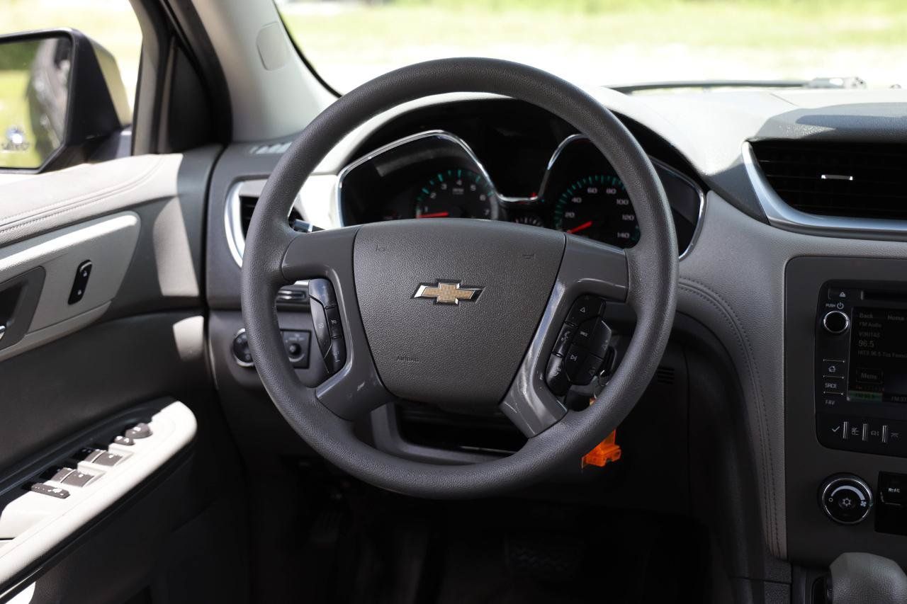 Used 2017 Chevrolet Traverse LS FWD image 30