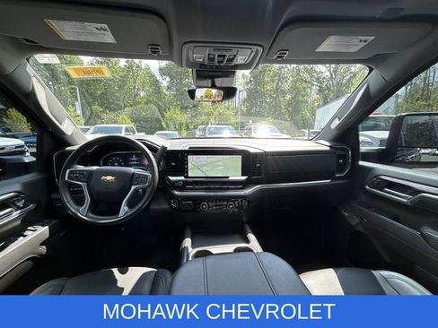 Used 2025 Chevrolet Silverado 2500 LTZ w/ LTZ Convenience Package AWD/4WD image 22