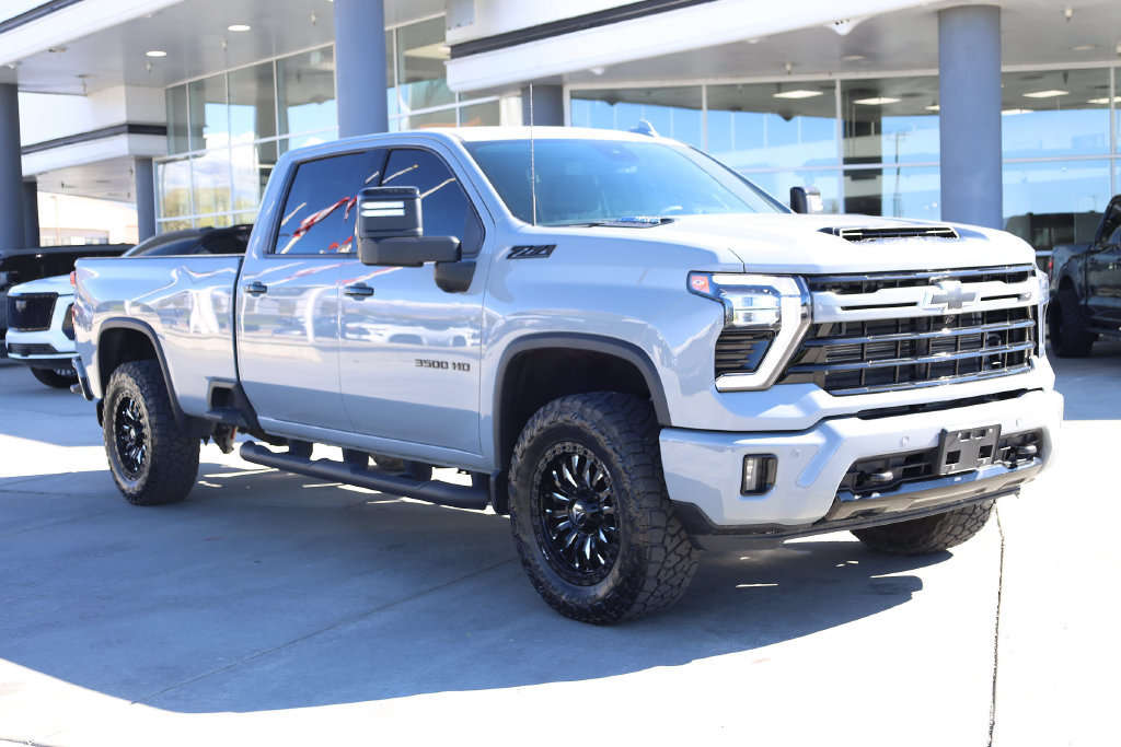 Used 2024 Chevrolet Silverado 3500 LTZ w/ LTZ Plus Package AWD/4WD image 8