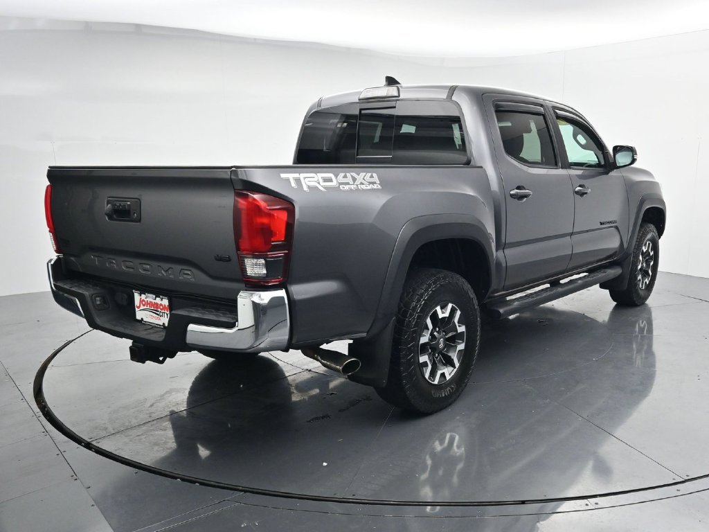 Used 2019 Toyota Tacoma TRD Off-Road AWD/4WD image 7