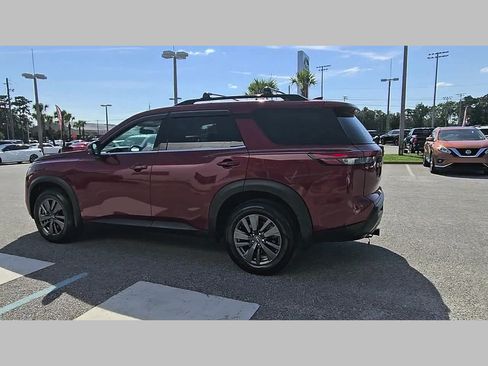 Used 2022 Nissan Pathfinder SV FWD image 28