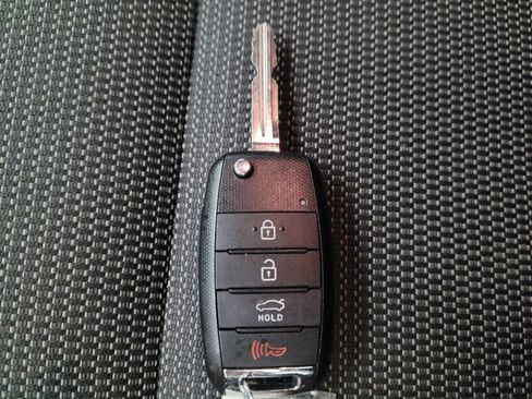 Used 2018 Kia Forte LX image 32