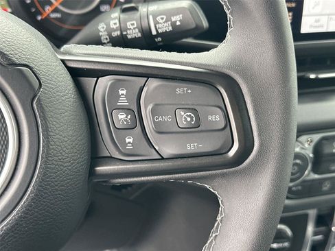 Used 2026 Jeep Wrangler Unlimited Rubicon AWD/4WD image 34