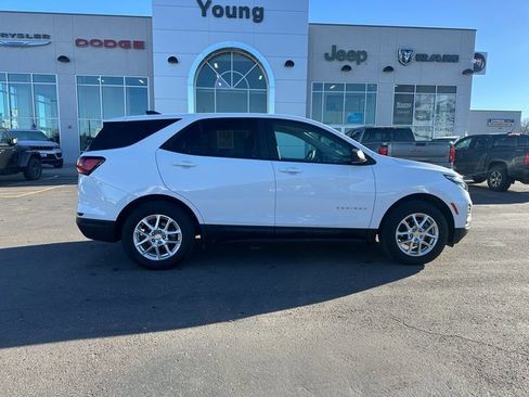 Used 2024 Chevrolet Equinox LS image 2