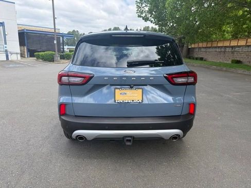 Certified 2025 Ford Escape SE w/ Class II Trailer Tow Package FWD image 5