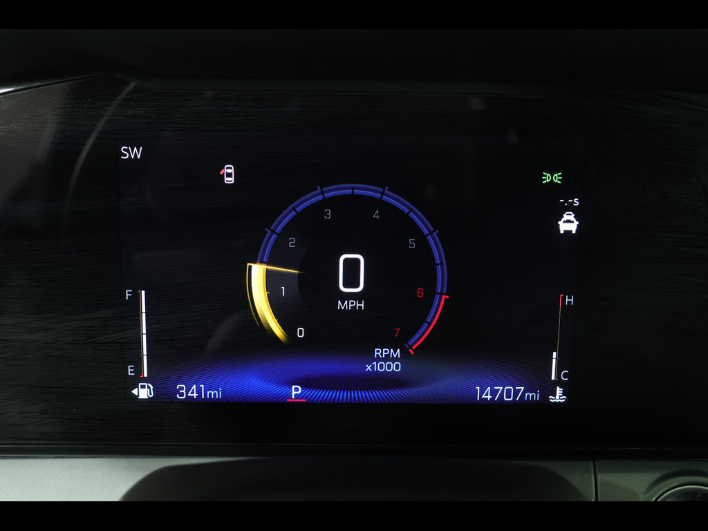 Used 2025 Chevrolet Trax LT w/ Driver Confidence Package FWD image 22