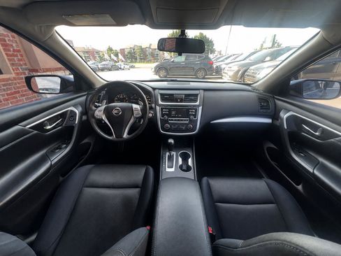 Used 2017 Nissan Altima 2.5 SR w/ Midnight Edition Package FWD image 37