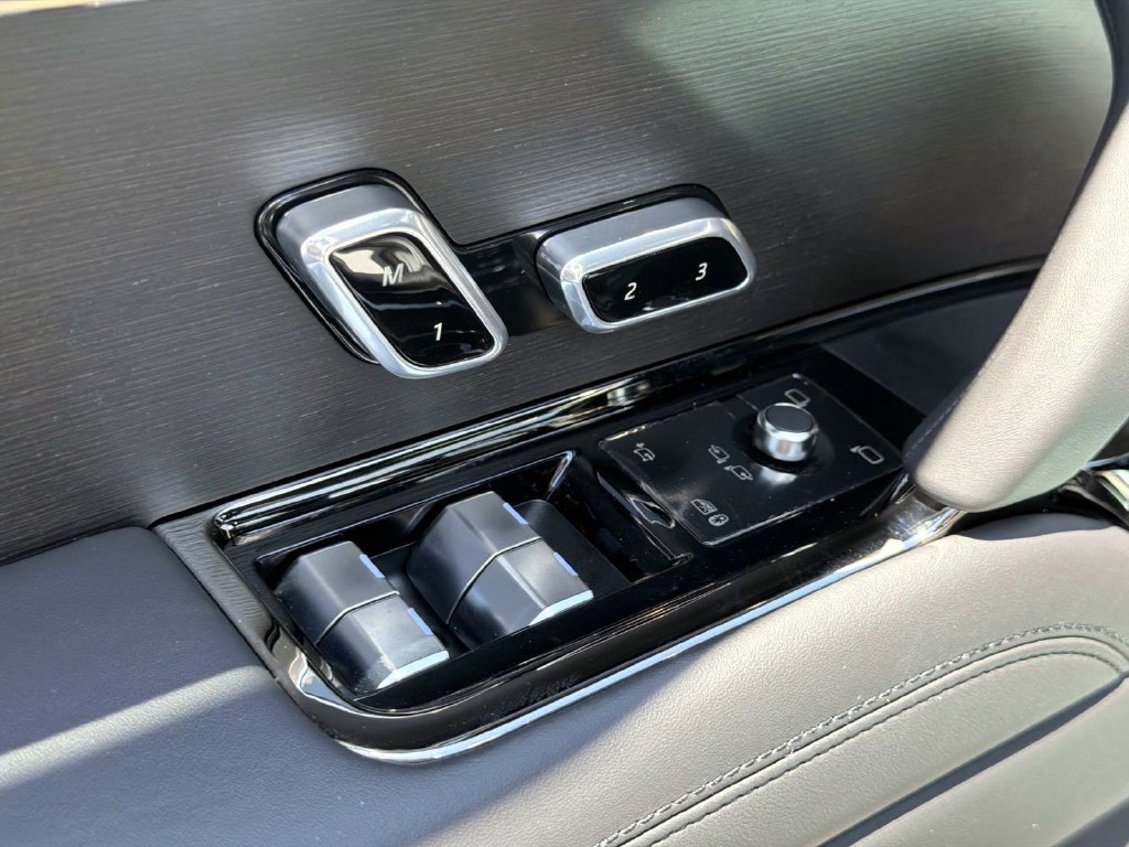 New 2026 Land Rover Range Rover Sport SE AWD/4WD image 16