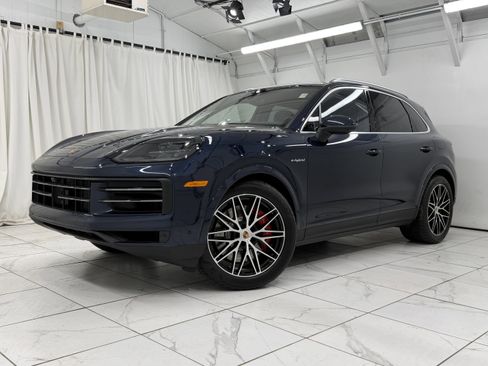 Certified 2026 Porsche Cayenne S AWD/4WD image 1