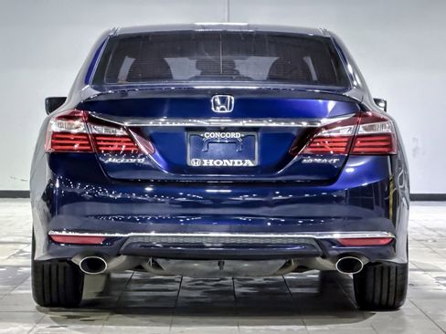 Used 2016 Honda Accord Sport image 9