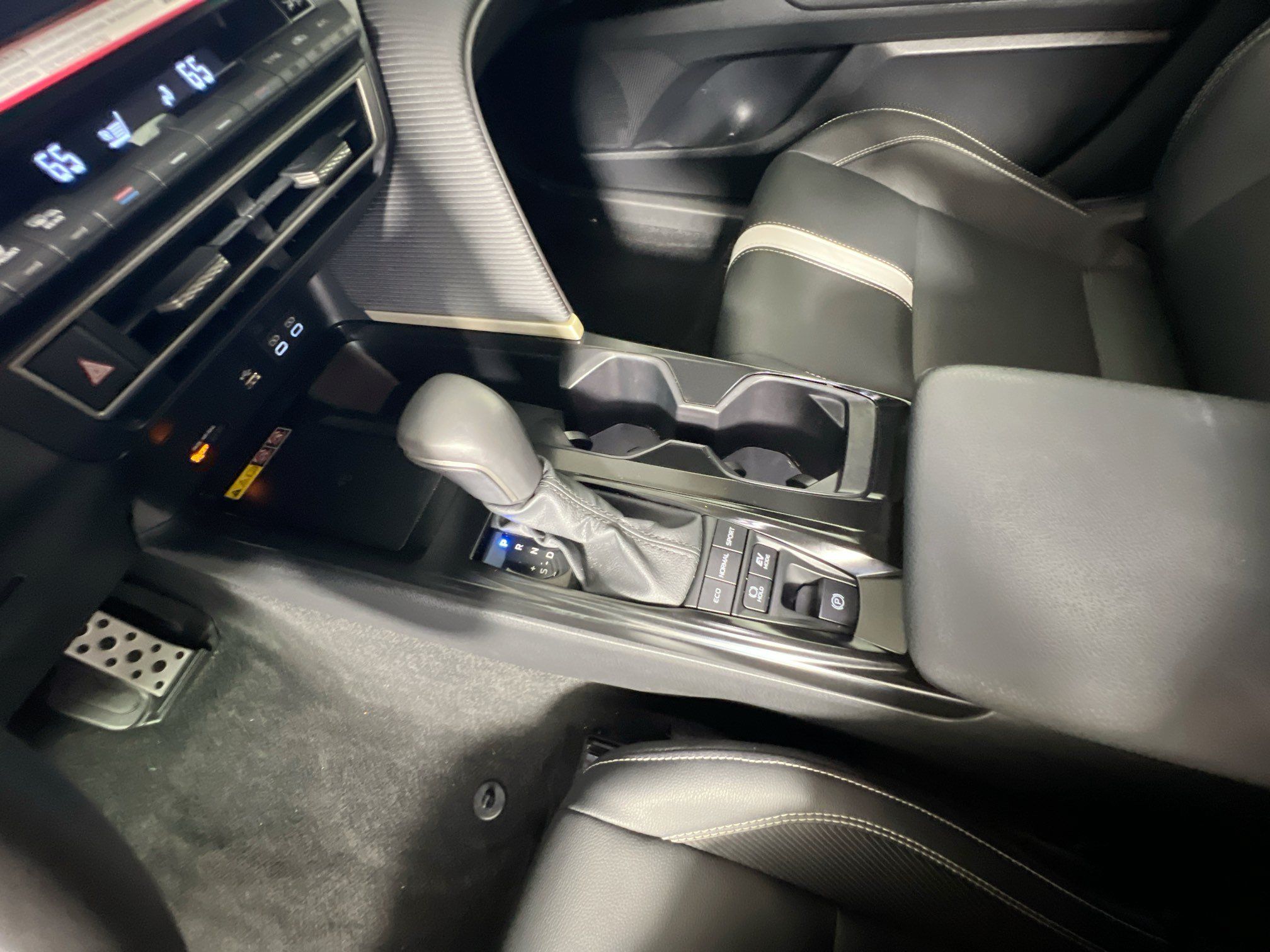 Used 2026 Toyota Camry SE w/ Convenience Package FWD image 24