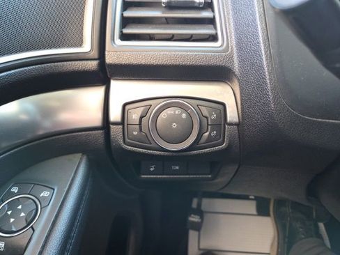 Used 2019 Ford Explorer XLT w/ Equipment Group 202A AWD/4WD image 47