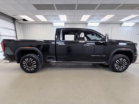 Used 2026 GMC Sierra 2500 Denali Ultimate w/ Max Trailering Package AWD/4WD image 8