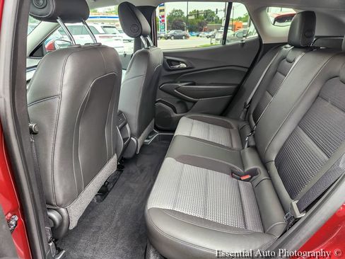 Certified 2024 Chevrolet Trax LT w/ Driver Confidence Package FWD image 9