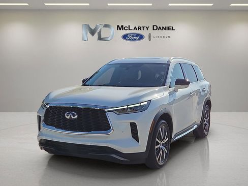 Used 2025 INFINITI QX60 Sensory w/ Vision Package AWD/4WD image 2