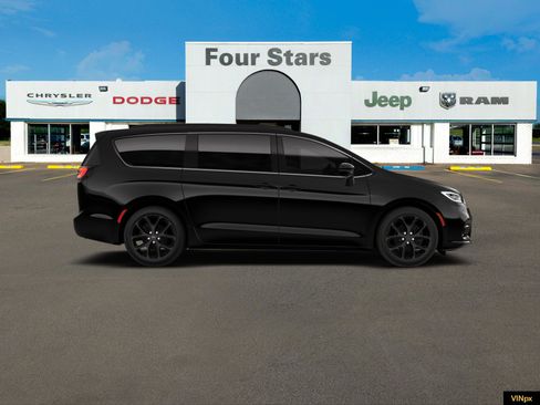 New 2026 Chrysler Pacifica Limited image 7