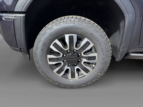 New 2026 GMC Sierra 2500 Denali Ultimate AWD/4WD image 9