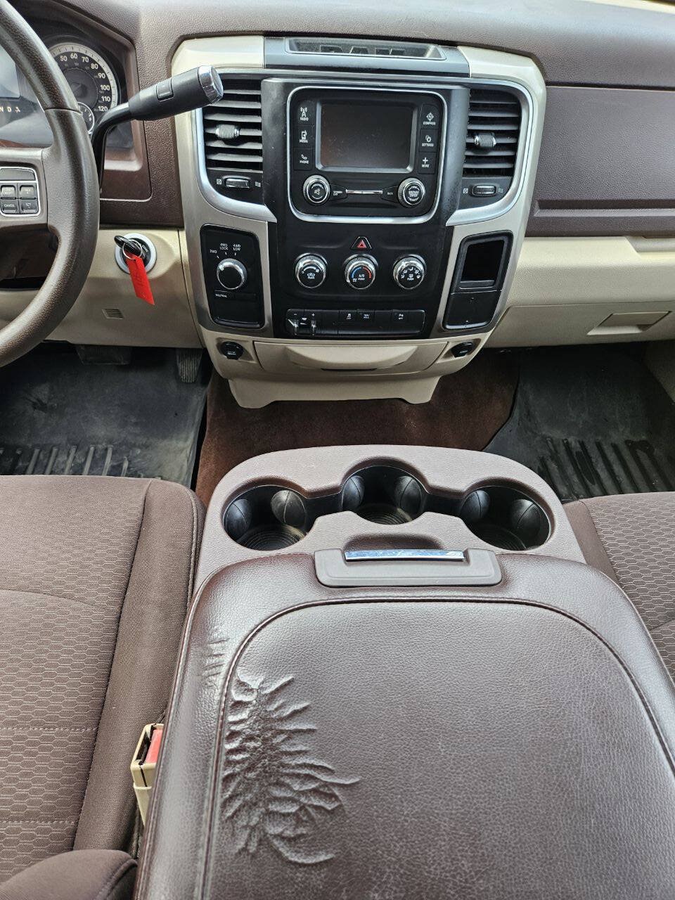 Used 2015 RAM 2500 SLT w/ Protection Group AWD/4WD image 9
