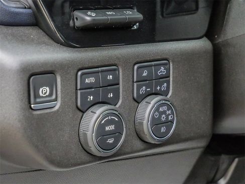 Used 2025 Chevrolet Silverado 2500 High Country w/ Technology Package image 35