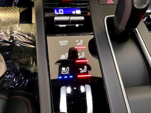 Certified 2026 Porsche Macan GTS AWD/4WD image 37