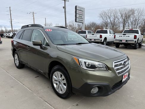 Used 2017 Subaru Outback 2.5i Premium image 42